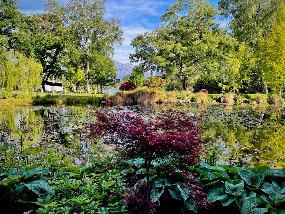 皇后鎮花園（Queenstown Gardens）湖畔景觀與花園池塘